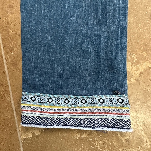 ReCreation sz 12 short jeans w embroidered tape on hem Super comfy, stretch - Picture 3 of 6